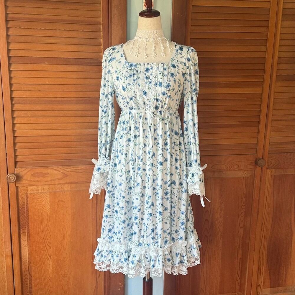 Bodyline J-fashion Gyaru Fairycore Kawaii Dolly White & Blue Floral Dress